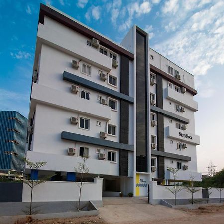 Hotel Buzz Quarter Hyderabad Exterior foto