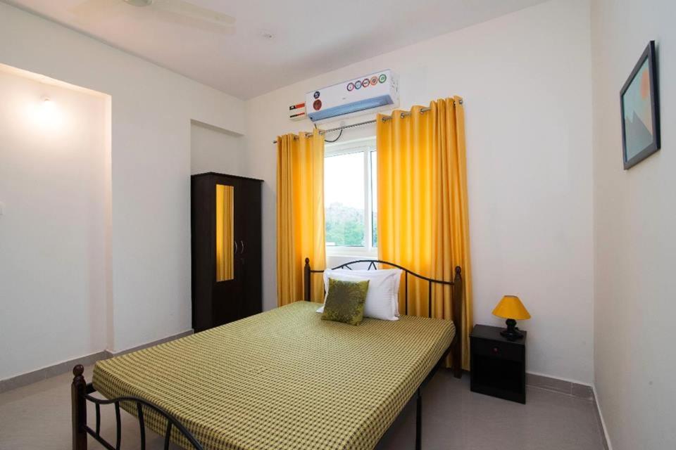 Hotel Buzz Quarter Hyderabad Exterior foto