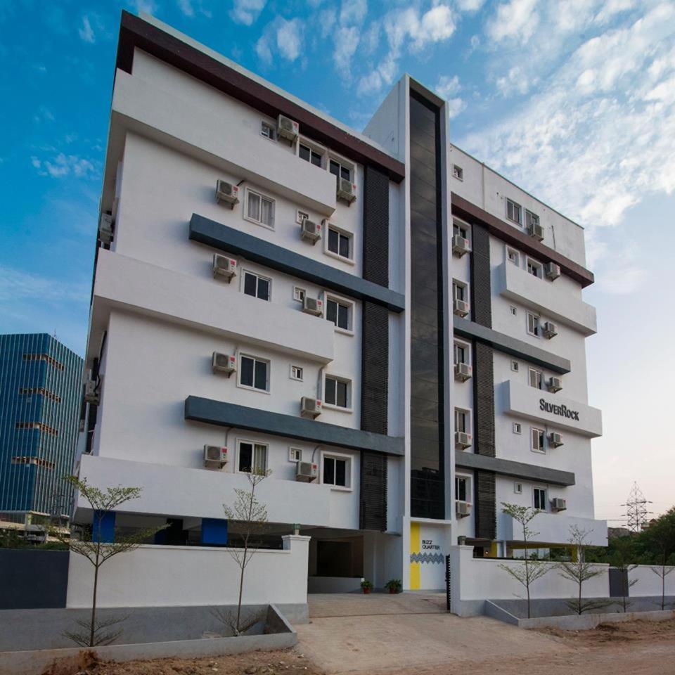 Hotel Buzz Quarter Hyderabad Exterior foto