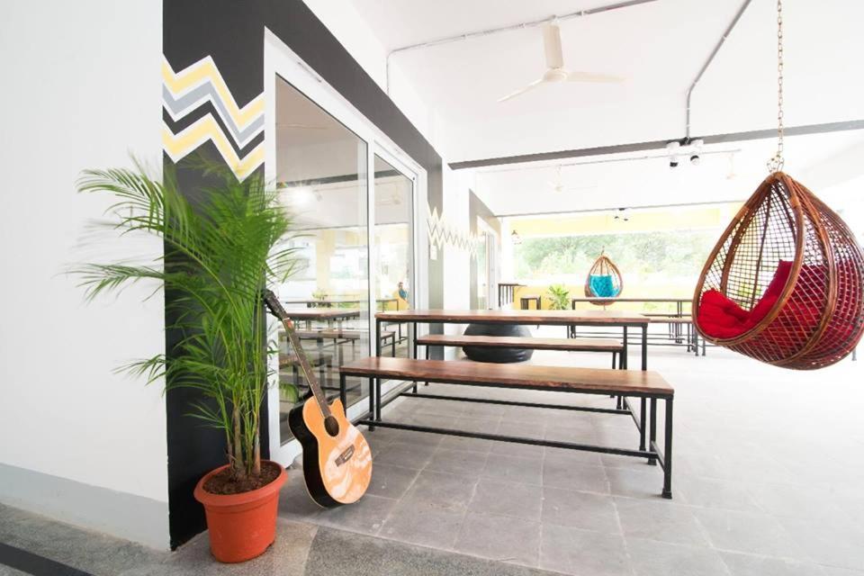 Hotel Buzz Quarter Hyderabad Exterior foto