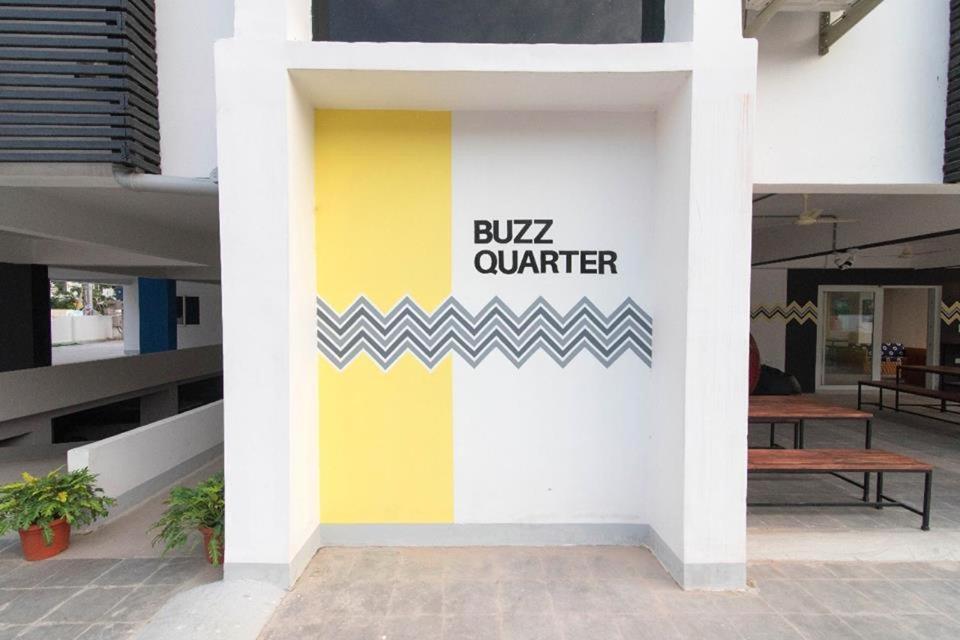 Hotel Buzz Quarter Hyderabad Exterior foto